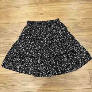 SHEIN Black and White Floral Flowy Skirt Size Large